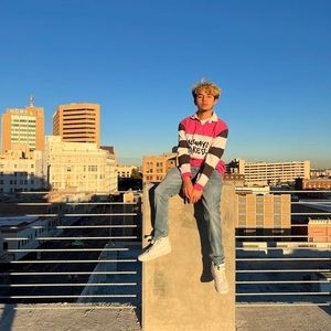 Meet your Posher, Adrian